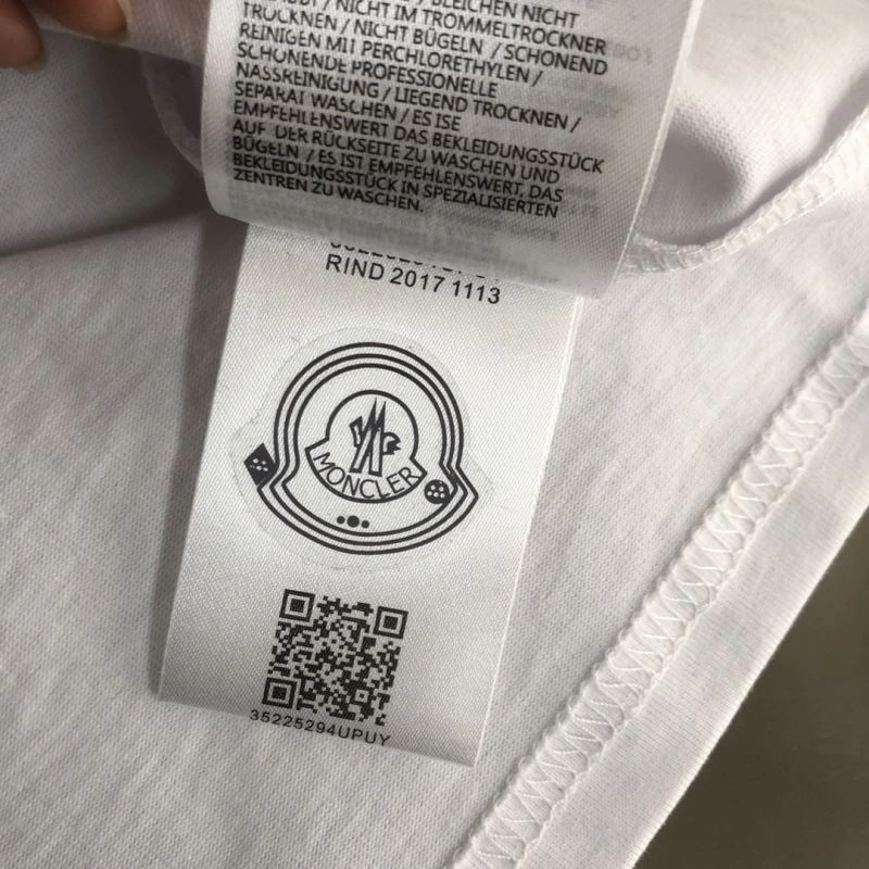 Moncler T-Shirts Comfortable 142960