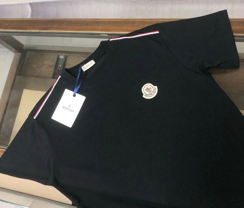 Moncler T-Shirts TravelReady 142964