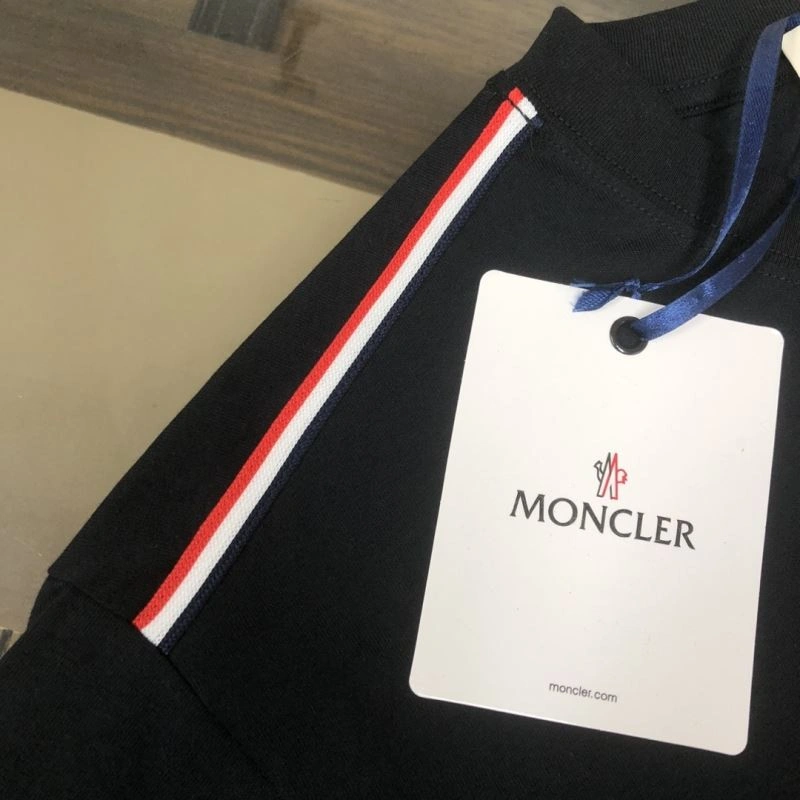 Moncler T-Shirts TravelReady 142964