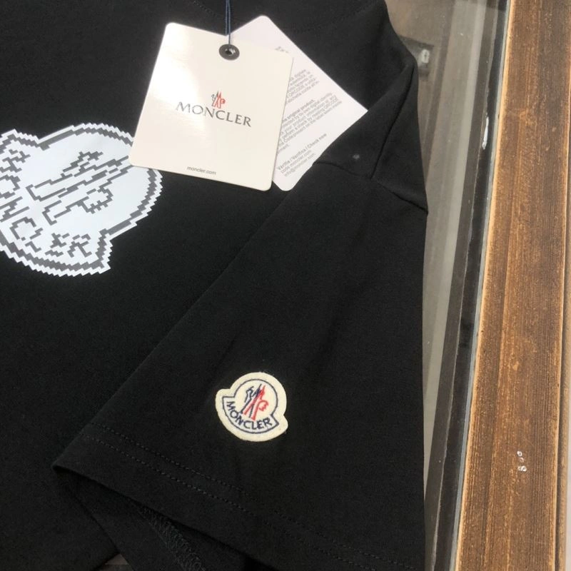 Supportive Moncler T-Shirts 142938