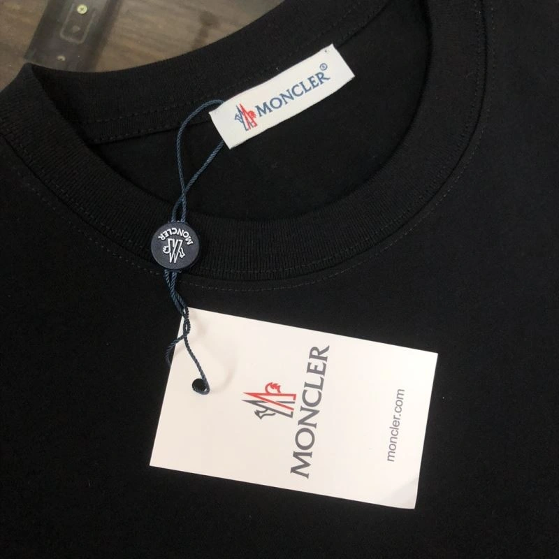 Elegant Moncler T-Shirts 142936