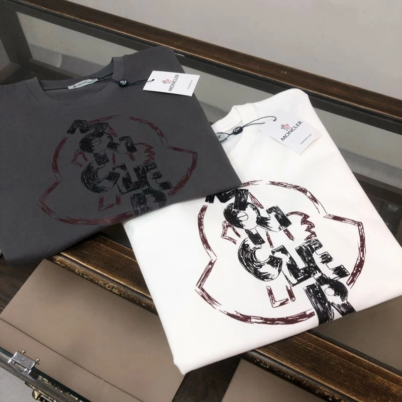 ComfortFit Moncler T-Shirts 142932