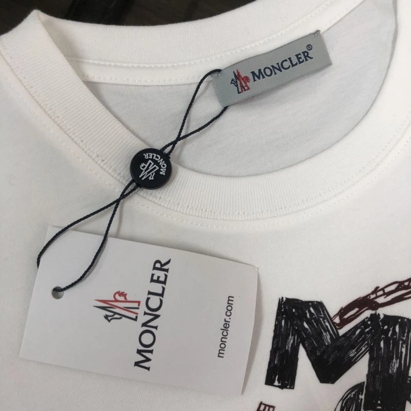 ComfortFit Moncler T-Shirts 142932