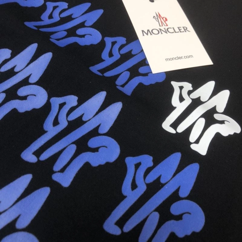 Moncler T-Shirts Supportive 142930