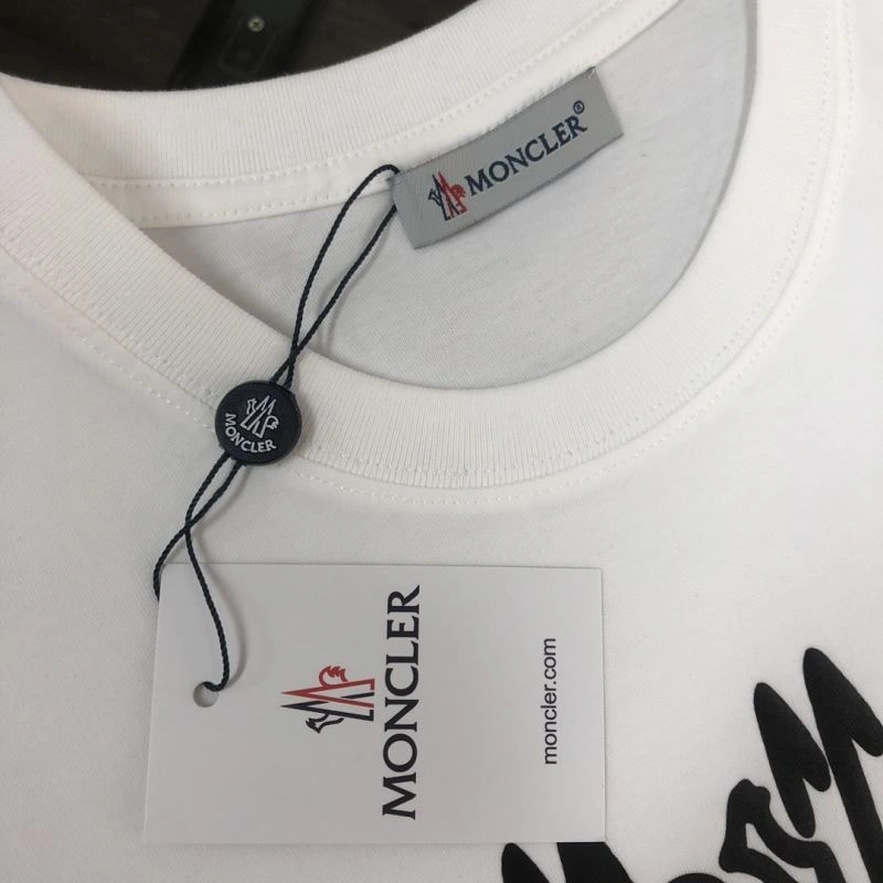 ZipUp Moncler T-Shirts 142929