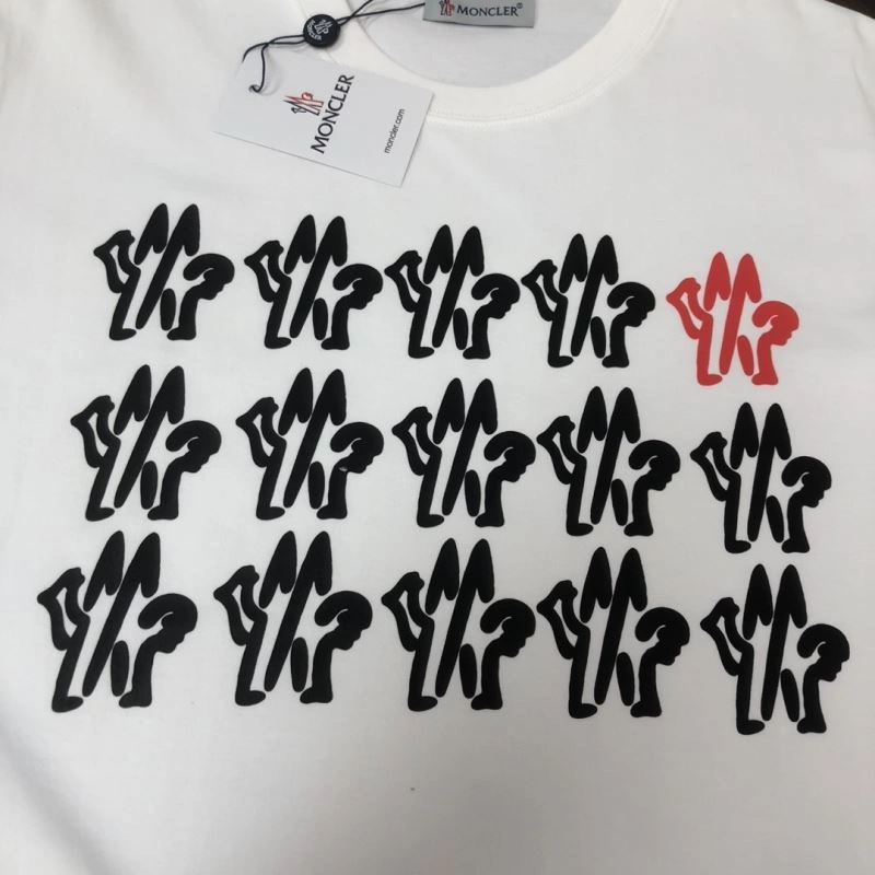 ZipUp Moncler T-Shirts 142929