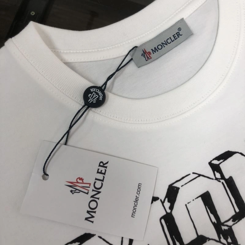 DailyWear Moncler T-Shirts 142926