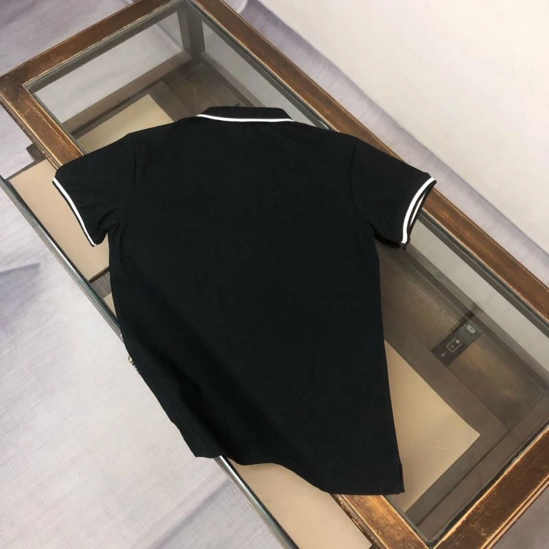 Moncler T-Shirts Sleek 142921