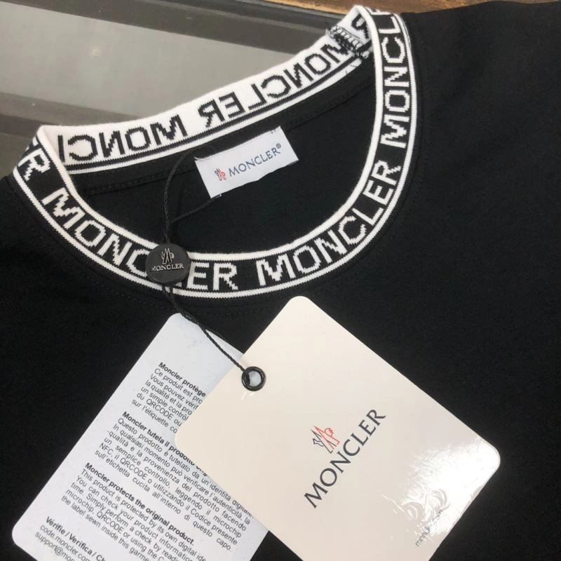 Moncler T-Shirts Supportive 142907