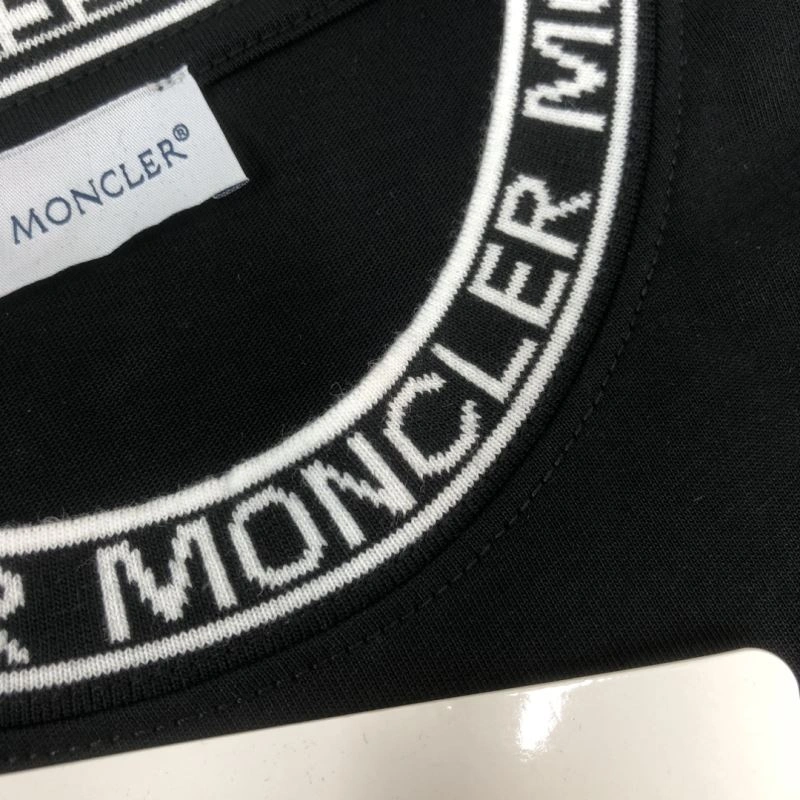 Moncler T-Shirts Supportive 142907