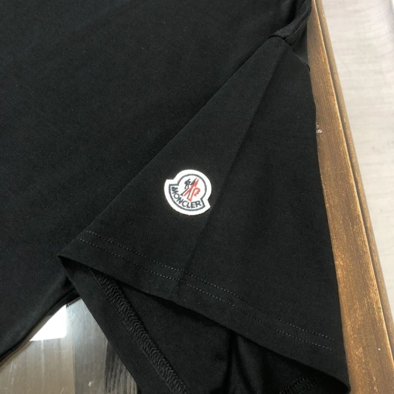 Moncler T-Shirts Supportive 142907