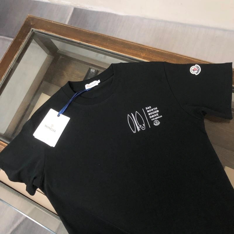 Moncler T-Shirts WaterResistant 142897
