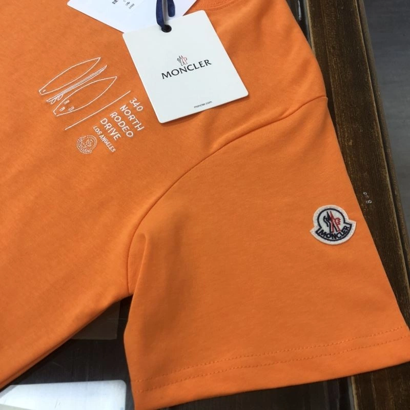 AllSeason Moncler T-Shirts 142904