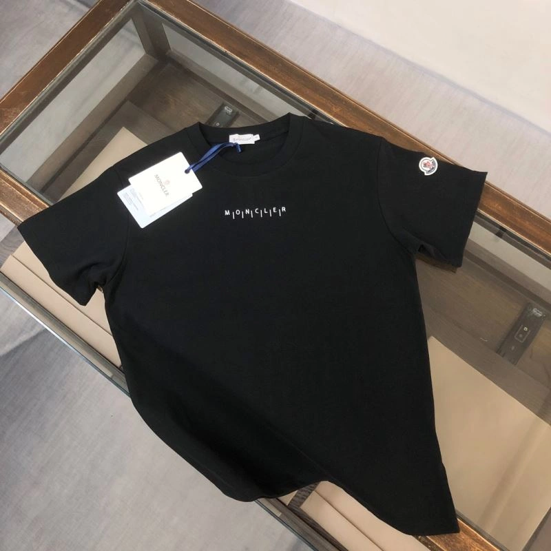Effortless Moncler T-Shirts 142898