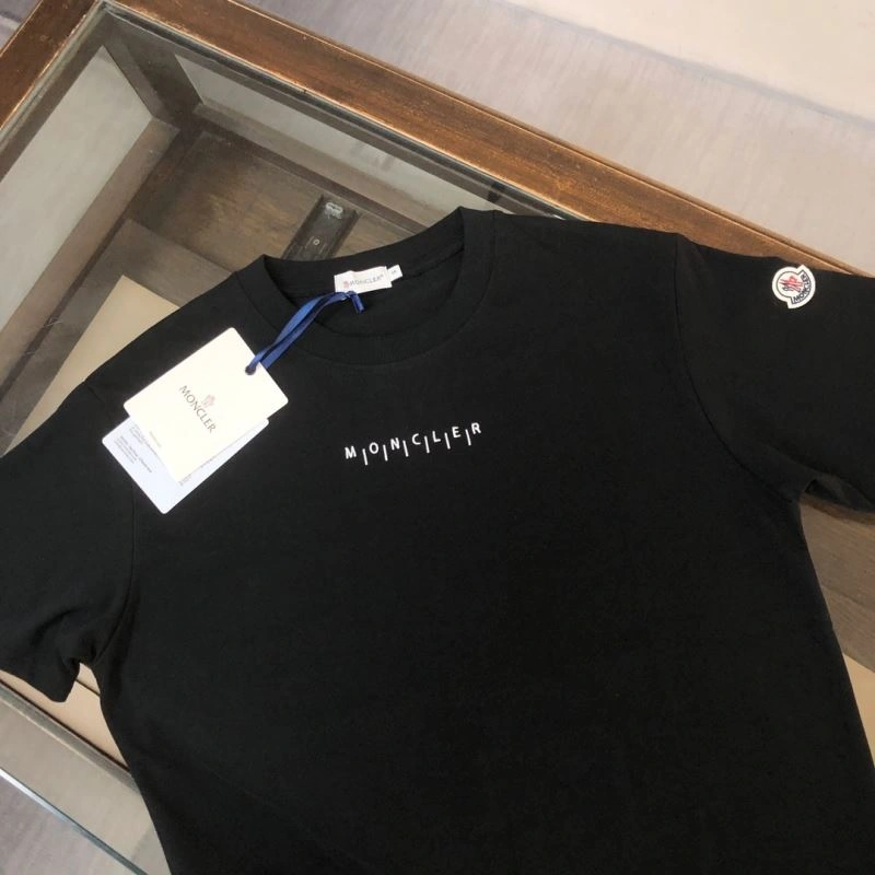 Effortless Moncler T-Shirts 142898