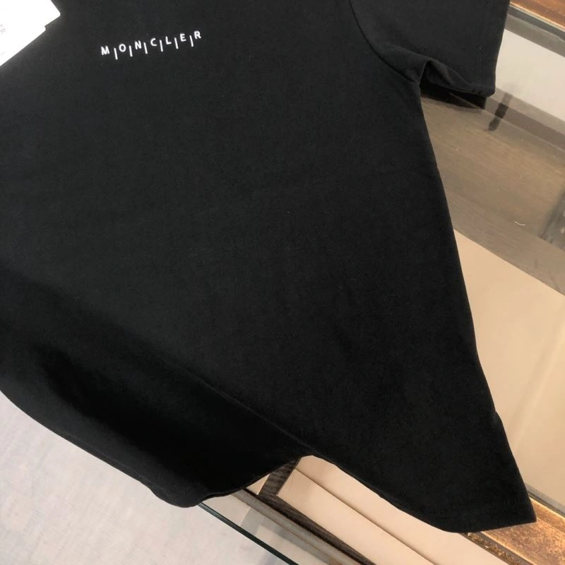 Effortless Moncler T-Shirts 142898