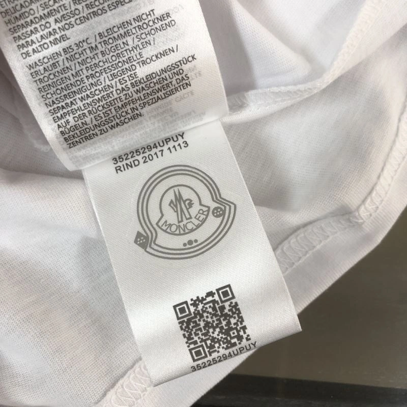 Moncler T-Shirts Fashionable 142901