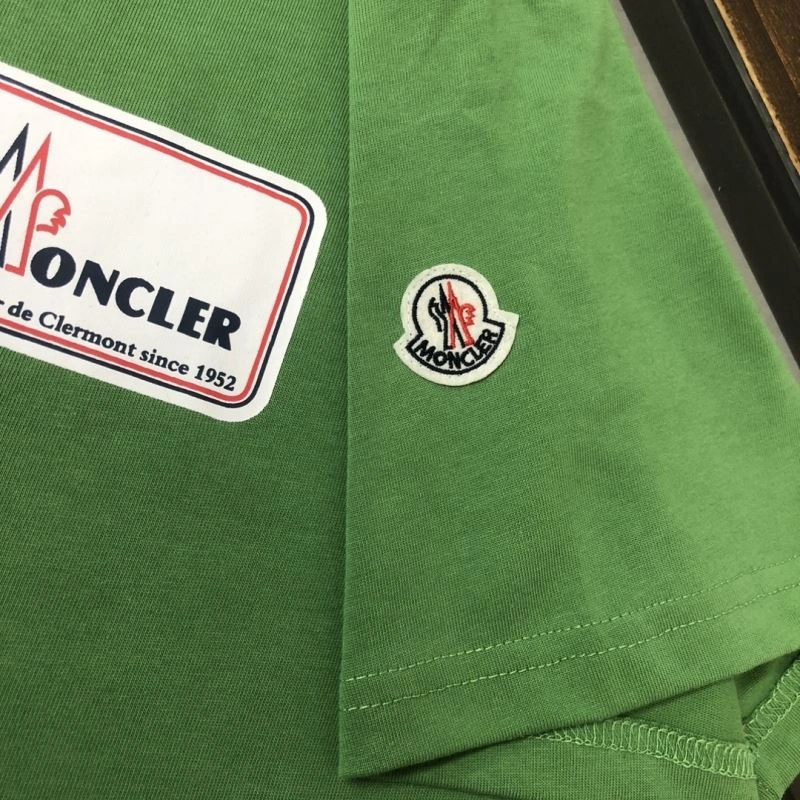 WellDesigned Moncler T-Shirts 142899