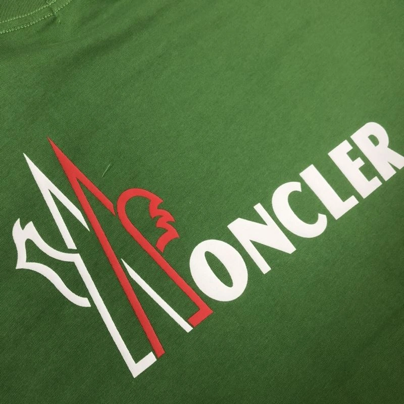 WellDesigned Moncler T-Shirts 142899
