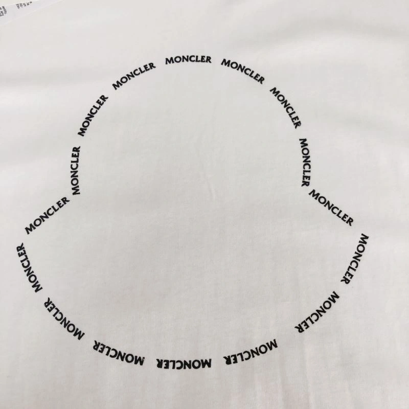 Timeless Moncler T-Shirts 142893
