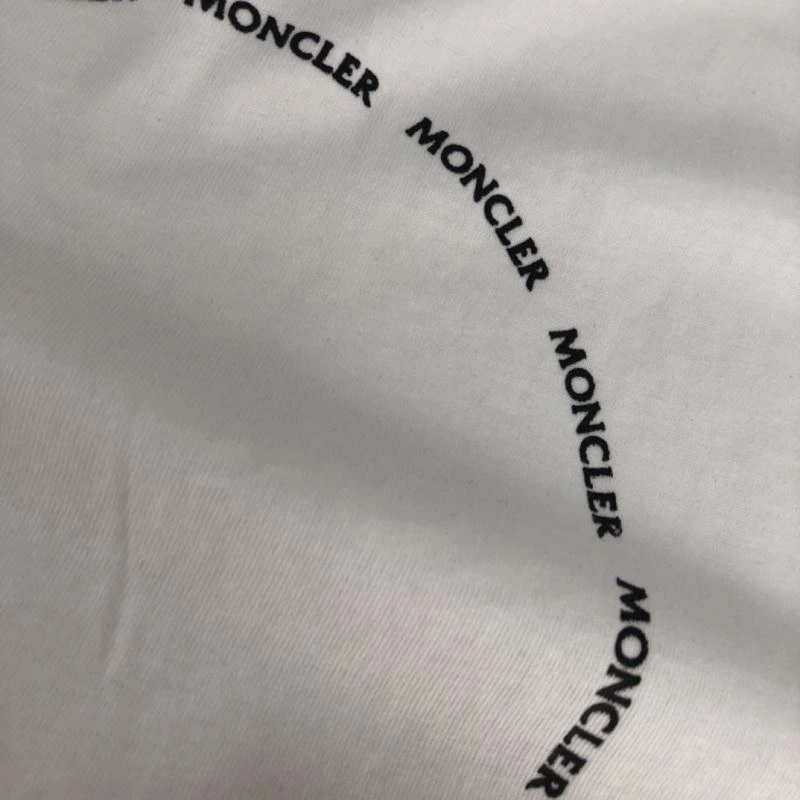 Timeless Moncler T-Shirts 142893