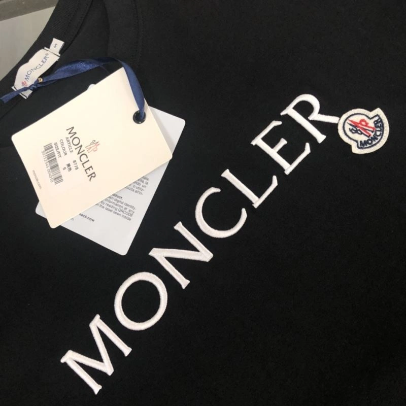 Lightweight Moncler T-Shirts 142889
