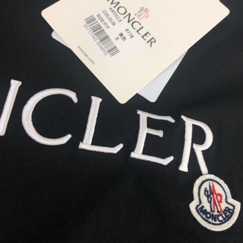 Lightweight Moncler T-Shirts 142889