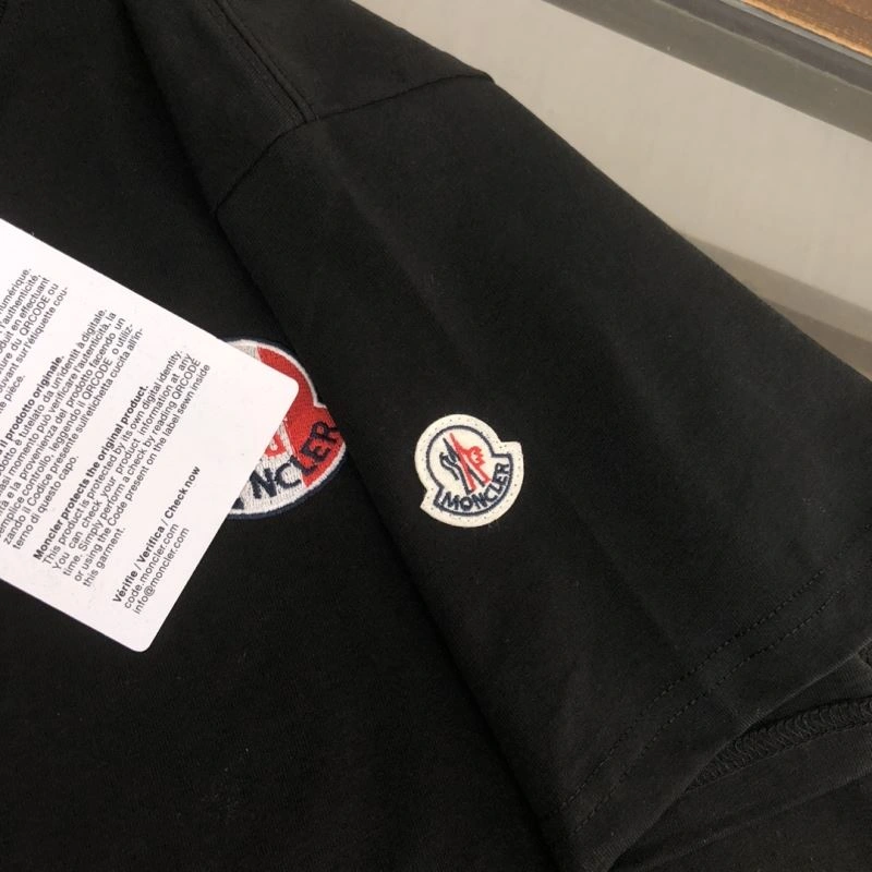 Minimalist Moncler T-Shirts 142886