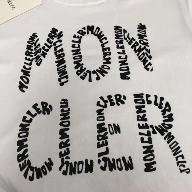 Moncler T-Shirts Comfortable 142874