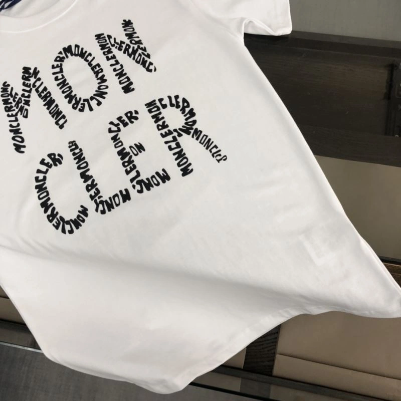 Moncler T-Shirts Comfortable 142874