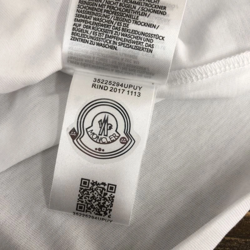 Moncler T-Shirts Comfortable 142874