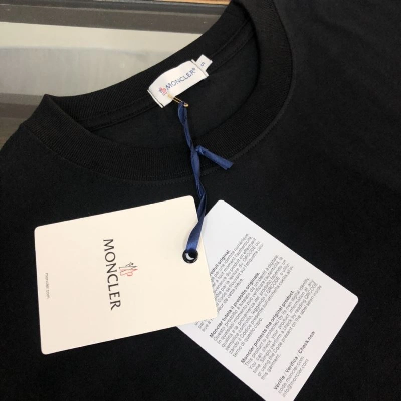 Moncler T-Shirts Durable 142868