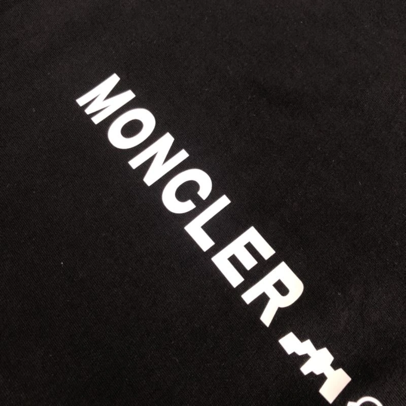 Moncler T-Shirts Durable 142868