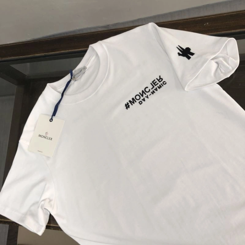 Effortless Moncler T-Shirts 142865