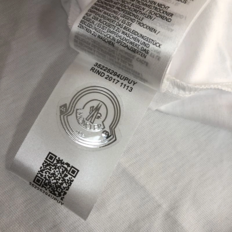 Effortless Moncler T-Shirts 142865