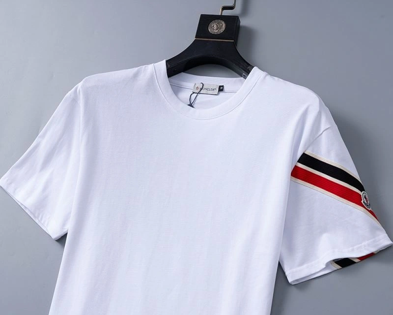 Moncler T-Shirts Comfortable 143769