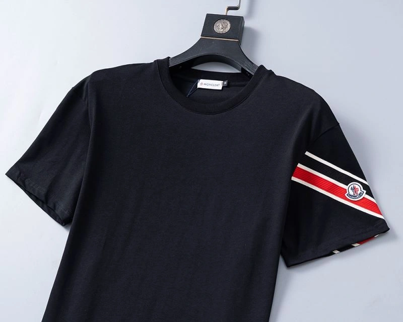 Moncler T-Shirts Comfortable 143769