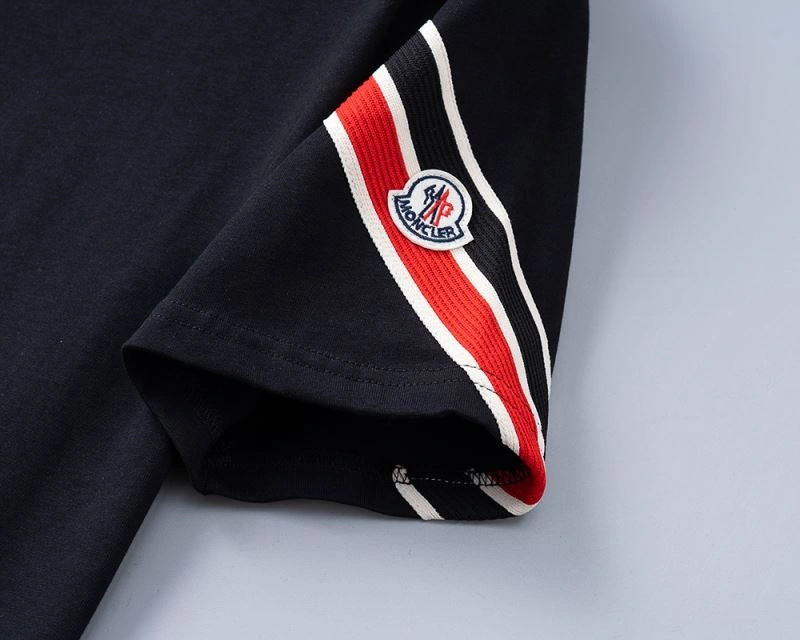Moncler T-Shirts Comfortable 143769
