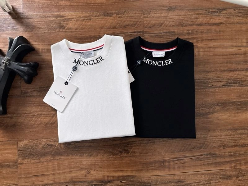 Moncler T-Shirts Thermal 142293