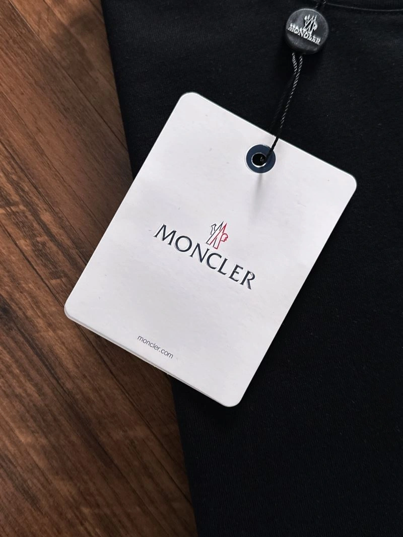 Moncler T-Shirts Thermal 142293