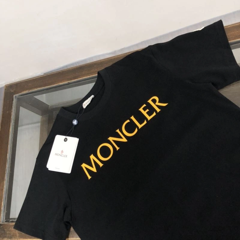 Sleek Moncler T-Shirts 142285