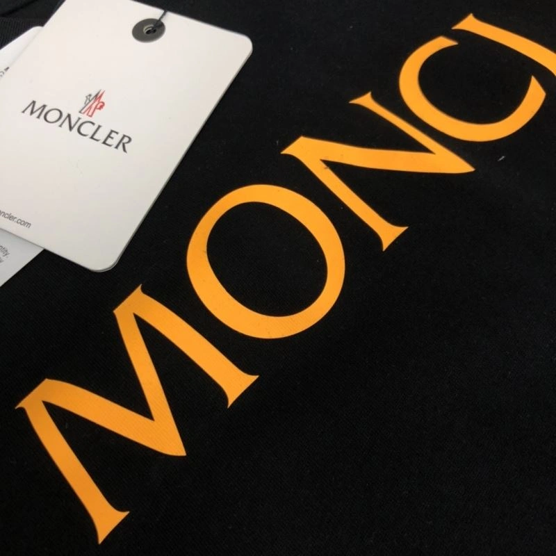 Sleek Moncler T-Shirts 142285