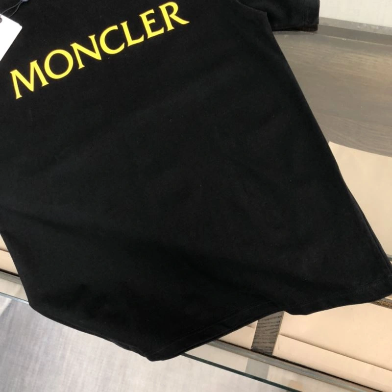 Sleek Moncler T-Shirts 142285