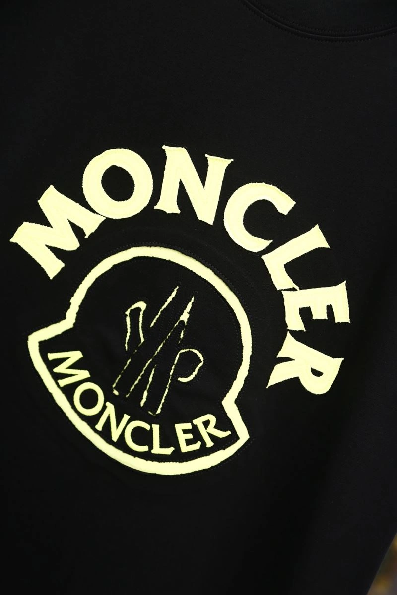 Moncler T-Shirts Neat 142254