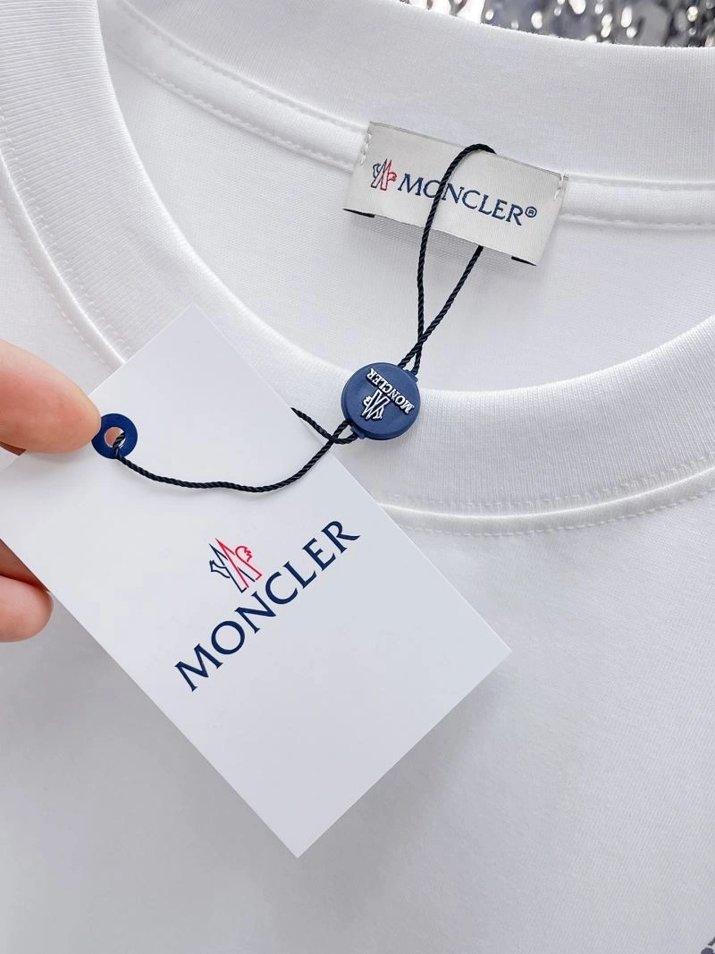 Moncler T-Shirts Cozy 142268