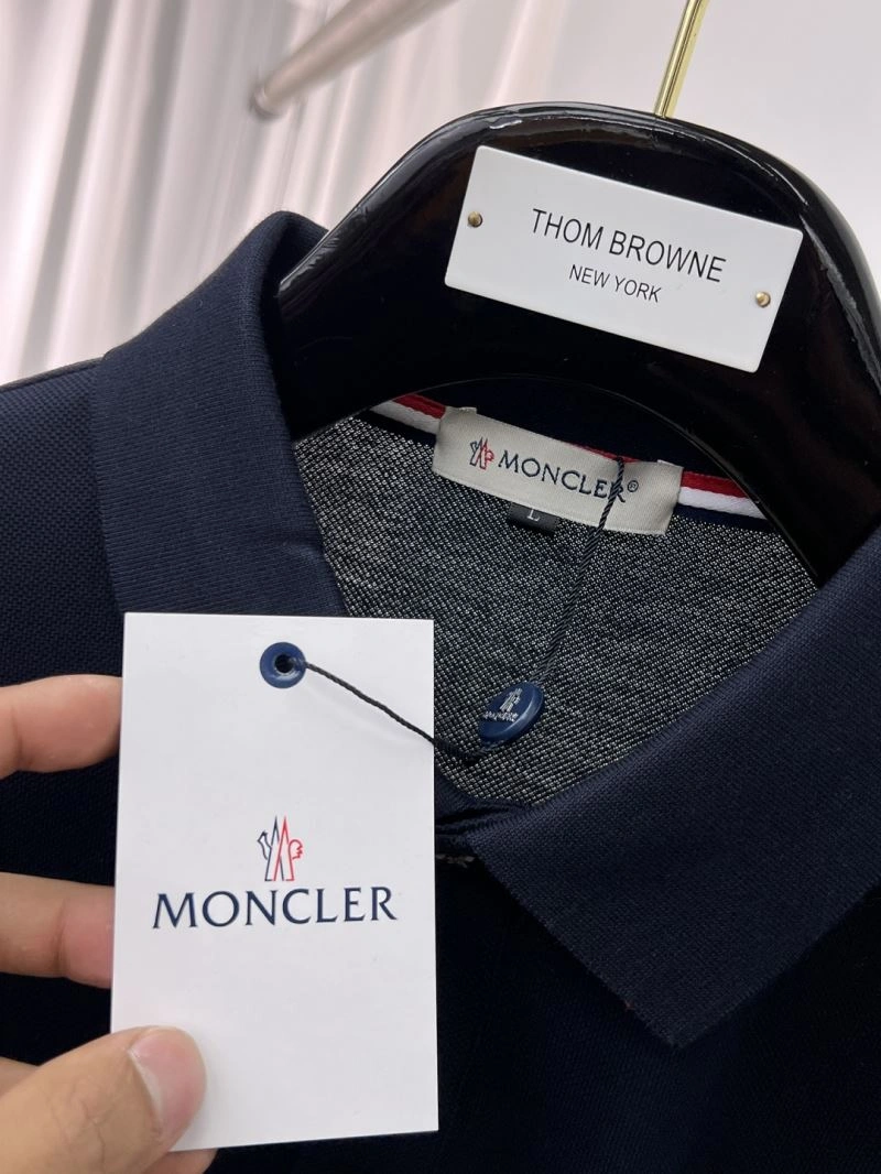 Moncler T-Shirts SmoothTexture 142236