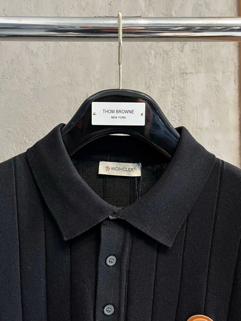 Tailored Moncler T-Shirts 142230