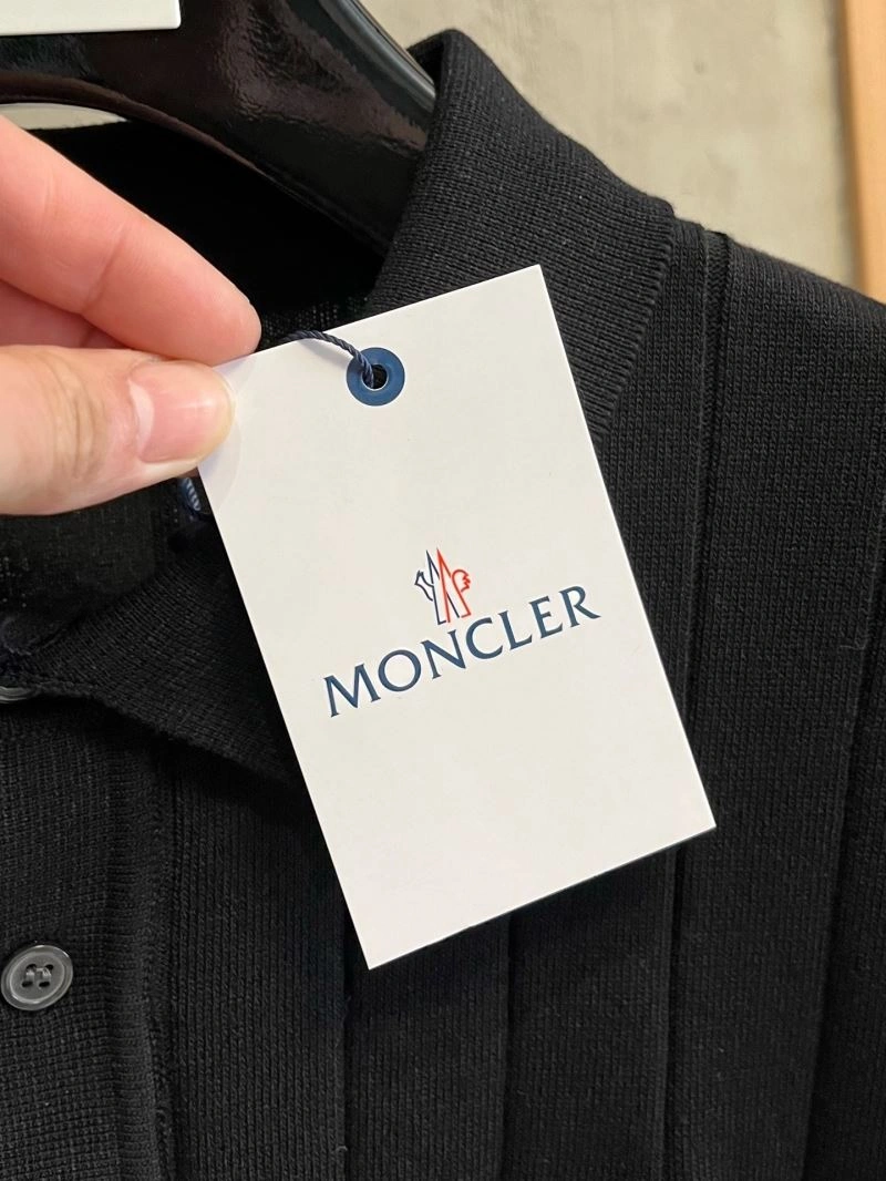 Tailored Moncler T-Shirts 142230