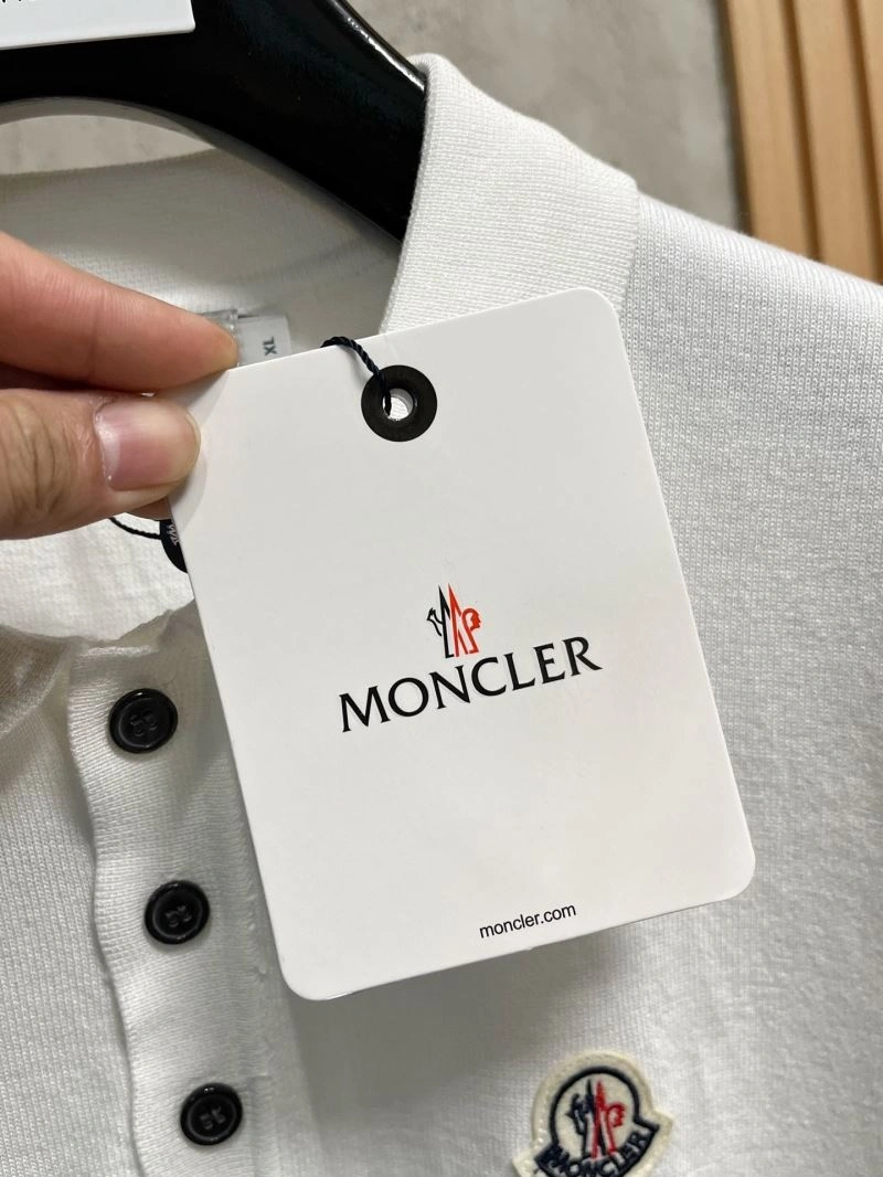 Moncler T-Shirts Breathable 142223