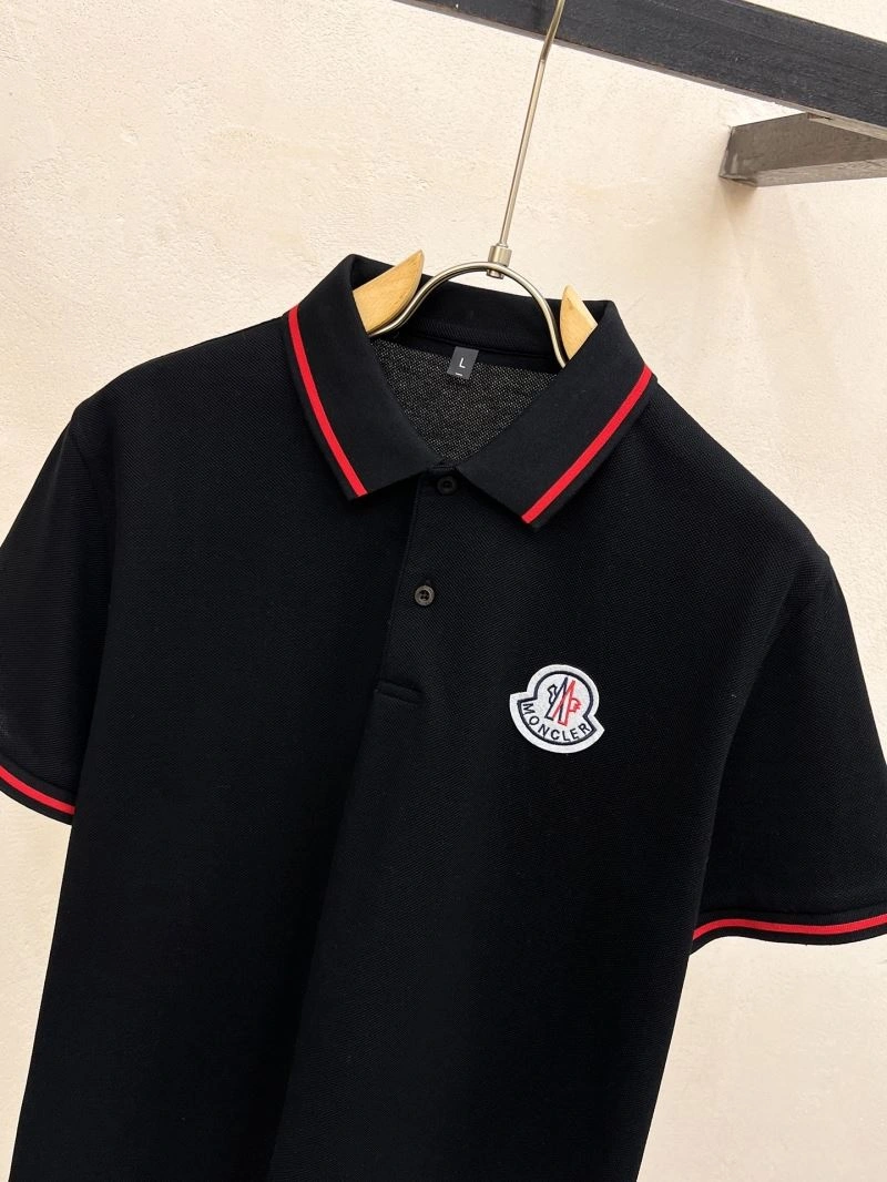 Moncler T-Shirts Resilient 142222